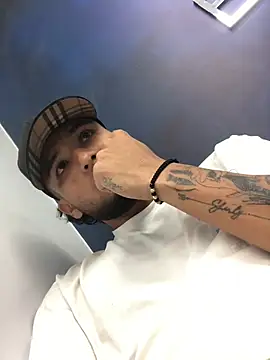 modeloxtz online show from 02-18-26, 01:12