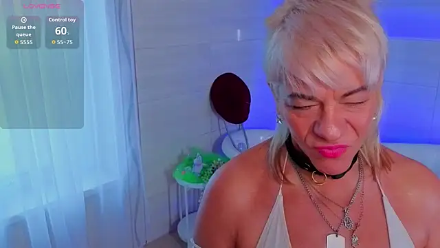 AnittaHarris  online show from 04-04-26, 02:54