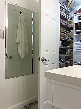 Snapshot of Toothpic1 chatting on 12-17-25, 07:14 Toothpic1 online show from 12-17-25, 07:14