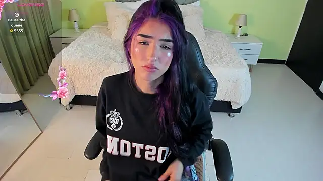 Snapshot of Celeste_Rous__ chatting on 02-10-26, 12:09 Celeste Rous online show from 02-10-26, 12:09