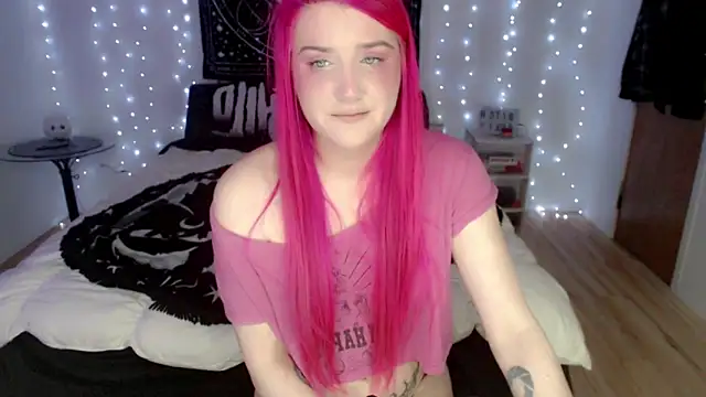 Snapshot of MaryMary_ chatting on 02-01-25, 01:44 MaryMary online show from 02-01-25, 01:44