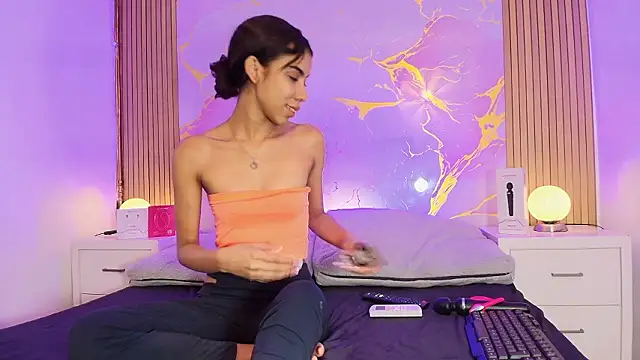 BellaHarpeer online show from 02-01-26, 02:59