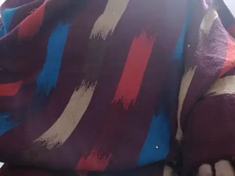 Snapshot of KhubsuratHaasina chatting on 12-17-25, 01:50 KhubsuratHaasina online show from 12-17-25, 01:50