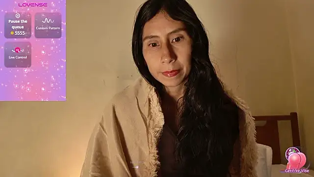 Snapshot of MoonLipsON- chatting on 01-13-26, 10:15 MoonLipsON- online show from 01-13-26, 10:15