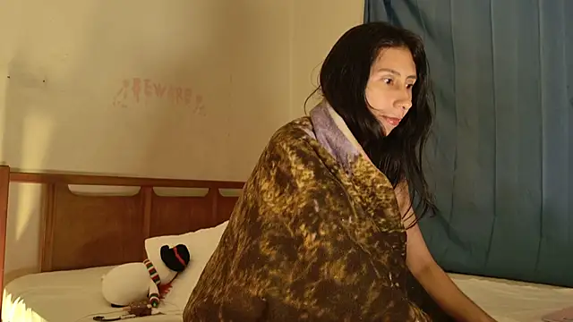 Snapshot of MoonLipsON- chatting on 02-03-26, 02:10 MoonLipsON- online show from 02-03-26, 02:10