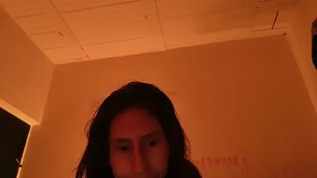 Snapshot of MoonLipsON- chatting on 06-21-26, 01:30 MoonLipsON- online show from 06-21-26, 01:30