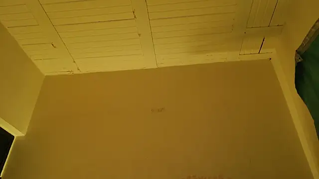 Snapshot of MoonLipsON- chatting on 06-23-26, 06:22 MoonLipsON- online show from 06-23-26, 06:22