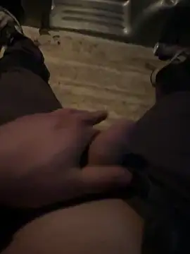 Snapshot of Davvidsm chatting on 03-02-26, 02:57 Davvidsm online show from 03-02-26, 02:57