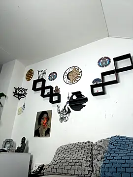 Snapshot of TheAlejandroDolls2 chatting on 12-17-25, 12:33 TheAlejandroDolls2 online show from 12-17-25, 12:33