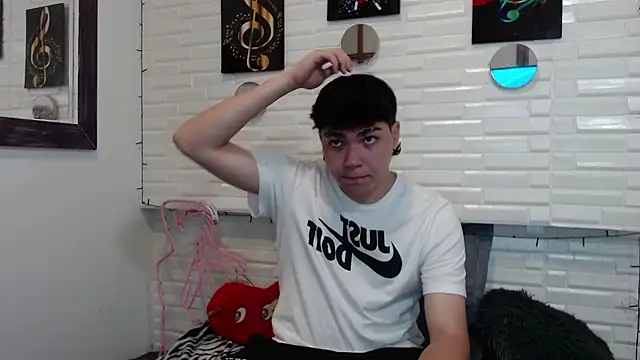 Snapshot of Dylan_fooxx chatting on 12-16-25, 07:52 Dylan fooxx online show from 12-16-25, 07:52