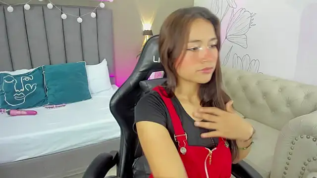 madison saenzz online show from 04-07-26, 07:25