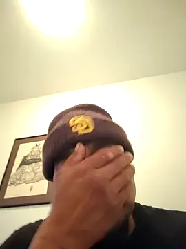 Snapshot of moneytalk516 chatting on 12-04-25, 04:55 moneytalk516 online show from 12-04-25, 04:55