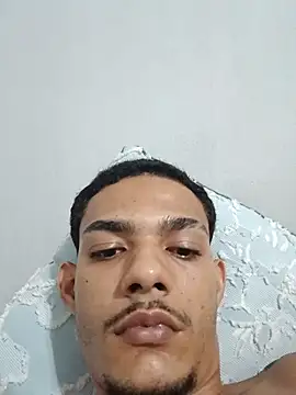 Snapshot of Iguiinhoo69 chatting on 12-04-25, 08:23 Iguiinhoo69 online show from 12-04-25, 08:23