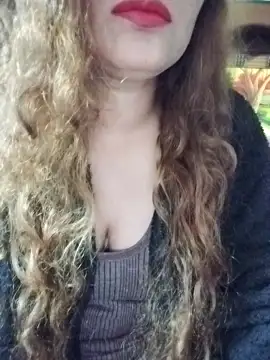 Snapshot of desiriya11 chatting on 12-19-25, 08:10 desiriya11 online show from 12-19-25, 08:10