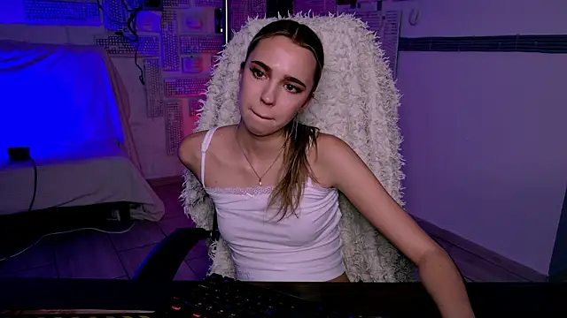 KimPorins online show from 02-14-26, 04:37