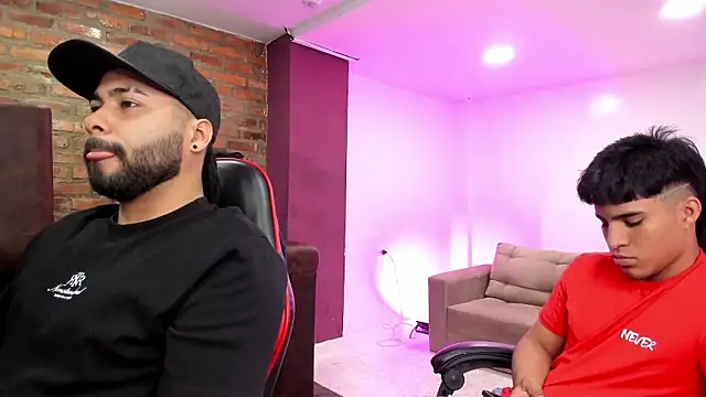 HotThreesoome online show from 02-14-26, 12:24