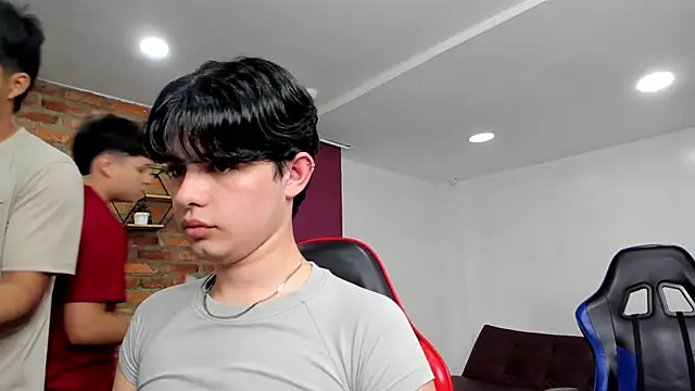 HotThreesoome online show from 03-05-26, 12:23