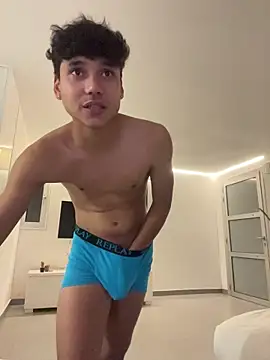 Snapshot of OnlyTyroone chatting on 03-22-26, 10:57 OnlyTyroone online show from 03-22-26, 10:57