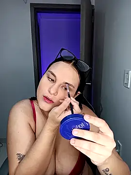 Snapshot of Valeriaa_21 chatting on 05-29-26, 01:03 Valeriaa 21 online show from 05-29-26, 01:03