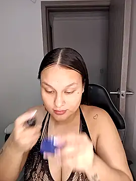 Snapshot of Valeriaa_21 chatting on 06-10-26, 12:37 Valeriaa 21 online show from 06-10-26, 12:37