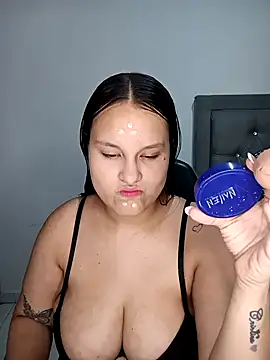 Snapshot of Valeriaa_21 chatting on 06-18-26, 06:12 Valeriaa 21 online show from 06-18-26, 06:12