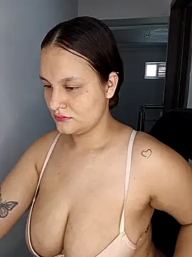 Snapshot of Valeriaa_21 chatting on 06-21-26, 03:47 Valeriaa 21 online show from 06-21-26, 03:47