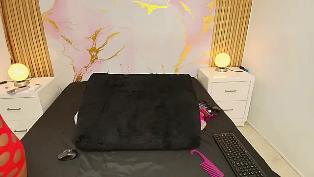 AprillRoss online show from 05-19-26, 02:12