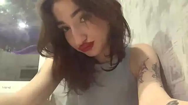 Snapshot of PanickedCowrie chatting on 12-05-25, 07:43 PanickedCowrie online show from 12-05-25, 07:43