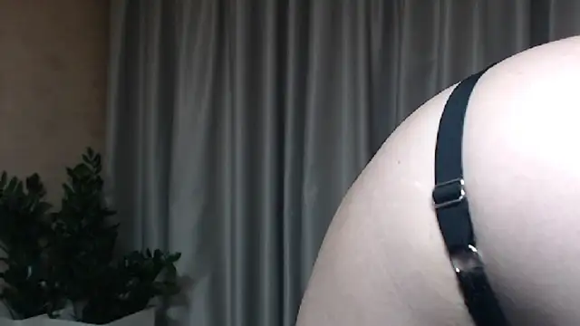 Snapshot of sweetpussy chatting on 07-09-26, 03:05 sweetpussy online show from 07-09-26, 03:05