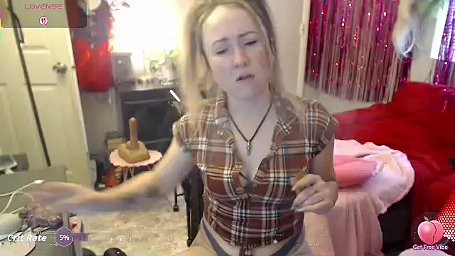 Snapshot of alluringpixie chatting on 02-05-26, 05:17 alluringpixie online show from 02-05-26, 05:17