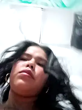 Snapshot of flor_salvaje_ chatting on 12-14-25, 06:30 flor salvaje online show from 12-14-25, 06:30