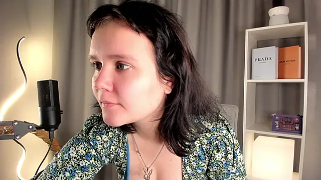 Snapshot of TracyLilith chatting on 12-17-25, 01:17 TracyLilith online show from 12-17-25, 01:17