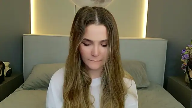 Lina Sinerz online show from 04-13-26, 08:25