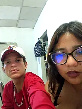 Snapshot of HotNMcouple chatting on 12-05-25, 05:05 HotNMcouple online show from 12-05-25, 05:05