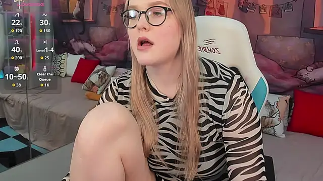 Snapshot of SallyPratt chatting on 12-05-25, 12:58 SallyPratt online show from 12-05-25, 12:58