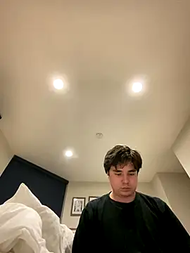 Snapshot of phantom898983 chatting on 12-19-25, 03:35 phantom898983 online show from 12-19-25, 03:35