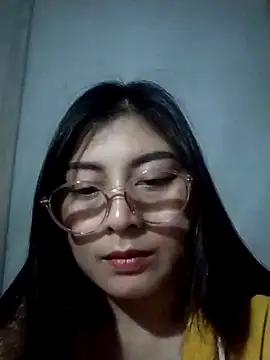 Snapshot of Paerl-sweet chatting on 12-17-25, 12:44 Paerl-sweet online show from 12-17-25, 12:44