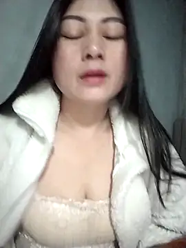 Snapshot of Paerl-sweet chatting on 02-05-26, 01:21 Paerl-sweet online show from 02-05-26, 01:21