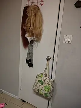 SpiderRose online show from 01-13-26, 04:01