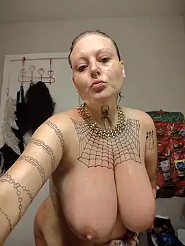 Snapshot of SpiderRose chatting on 04-21-26, 02:37 SpiderRose online show from 04-21-26, 02:37