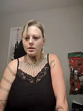 Snapshot of SpiderRose chatting on 04-21-26, 05:36 SpiderRose online show from 04-21-26, 05:36