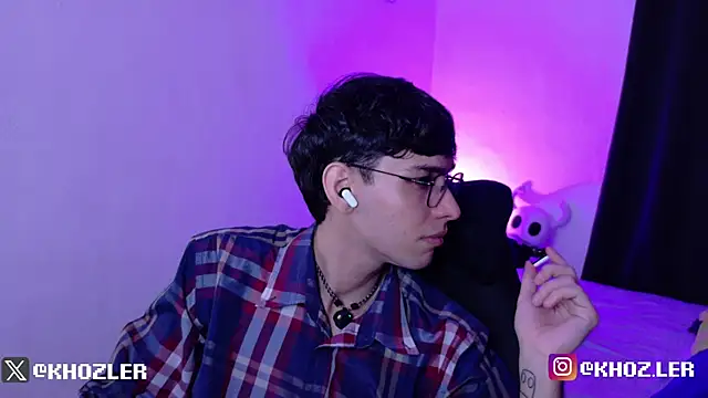 Snapshot of khoz_ler_ chatting on 12-19-25, 03:46 khoz ler online show from 12-19-25, 03:46