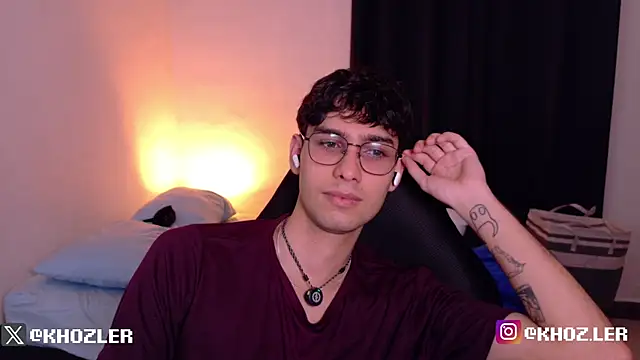 Snapshot of khoz_ler_ chatting on 12-20-25, 03:02 khoz ler online show from 12-20-25, 03:02