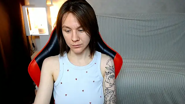 MiaBun1 online show from 12-23-25, 03:15