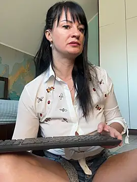 CherryCherry03 online show from 03-10-26, 09:14