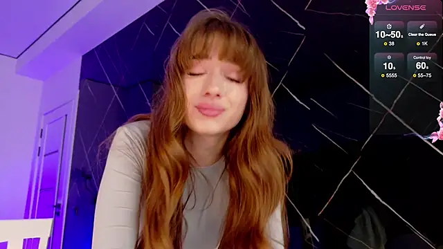 Snapshot of AlessiaBlisss chatting on 12-14-25, 07:58 AlessiaBlisss online show from 12-14-25, 07:58