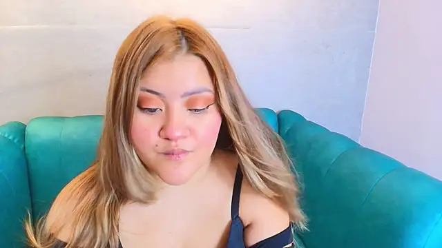 Sofia  Saenz online show from 12-17-25, 12:11