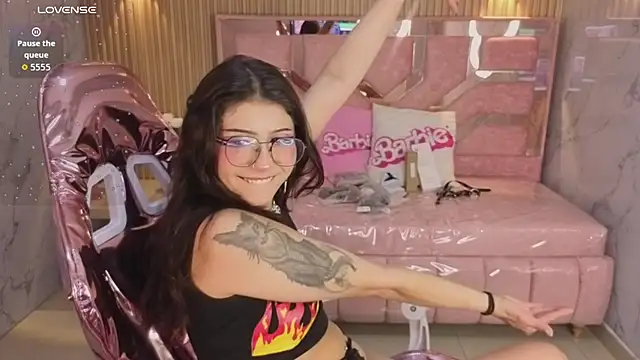 miss devil s online show from 01-10-26, 03:19