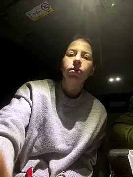 Snapshot of coupledeea chatting on 01-18-26, 06:34 coupledeea online show from 01-18-26, 06:34