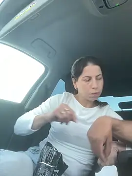 Snapshot of coupledeea chatting on 04-05-26, 06:27 coupledeea online show from 04-05-26, 06:27